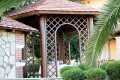 Gazebo in alluminio effetto legno con grigliato alluminio